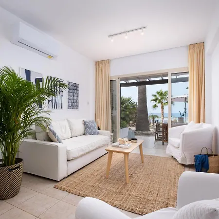 Kyma I - Beachfront At Latsi בית נופש *