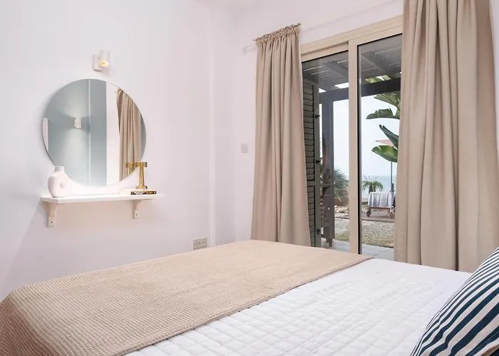 Kyma I - Beachfront At Latsi Polis